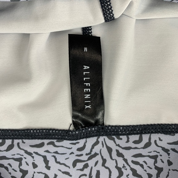 All Fenix Powder Blue Cheetah 7/8 Leggings Sz M - Picture 8 of 13